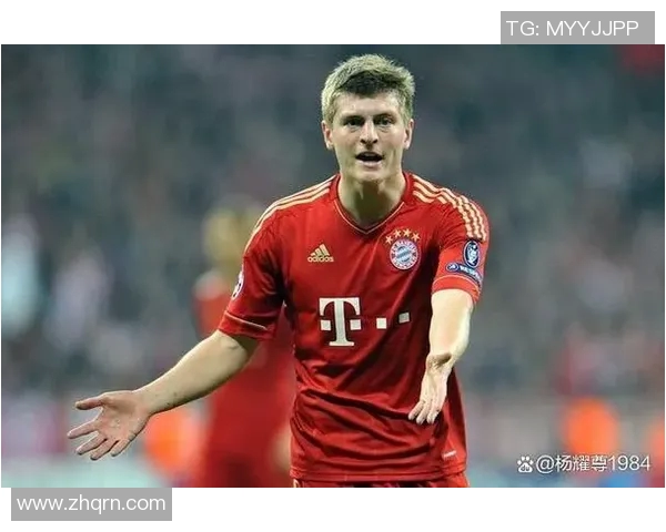 克罗斯在足球世界中的传奇之路与技术解析：从青涩少年到顶级中场巨星的成长历程